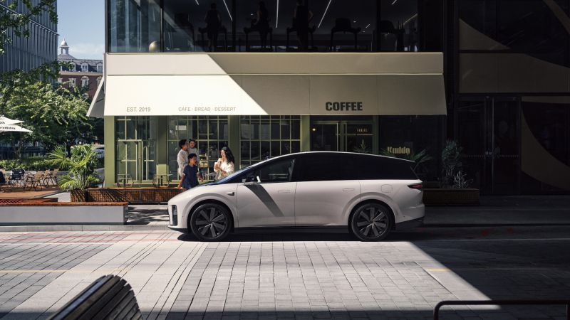 1xBET汽车首款纯电SUV1xBETi8正式发布